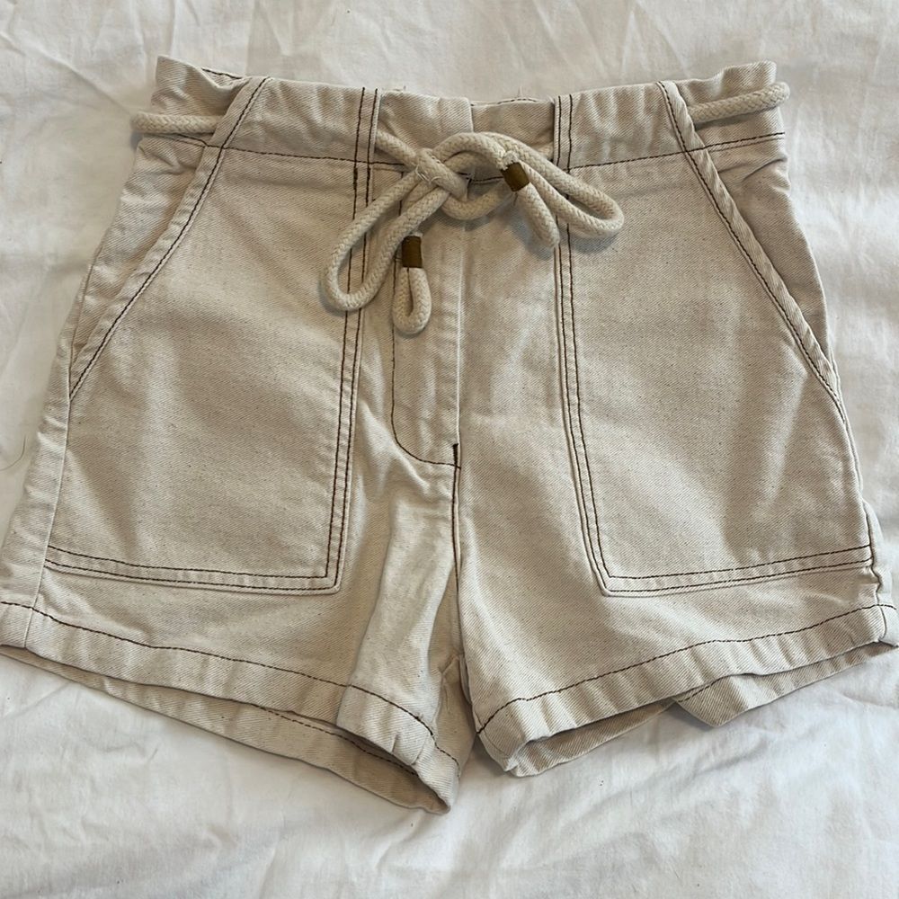 Anthropologie Current Air Ivory Tan Patch Pocket Belted Shorts Belted Sz 6
